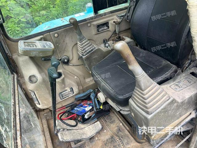 驾驶室整体（整机外观）