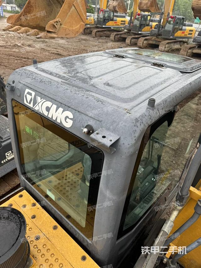 驾驶室顶部（整机外观）