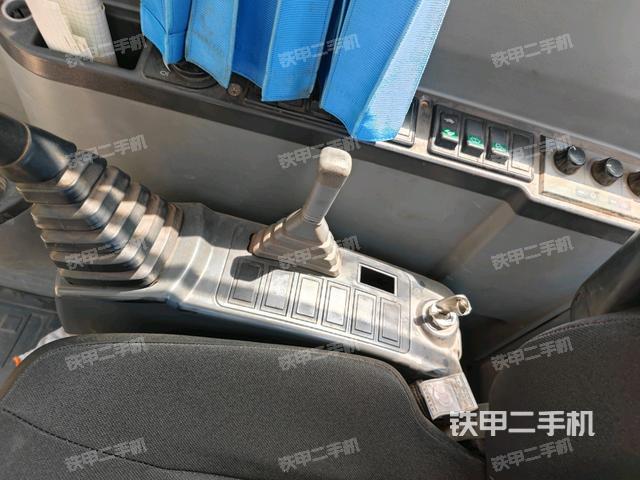 座椅左側(cè)控制臺(tái)/音響/含左手柄（駕駛室部分）