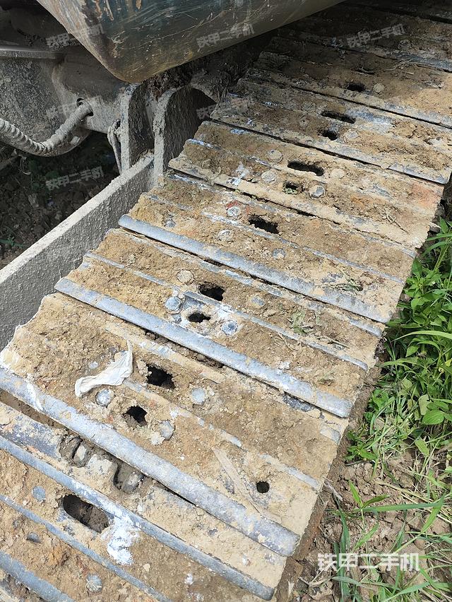 回转马达和主控阀（整机外观）