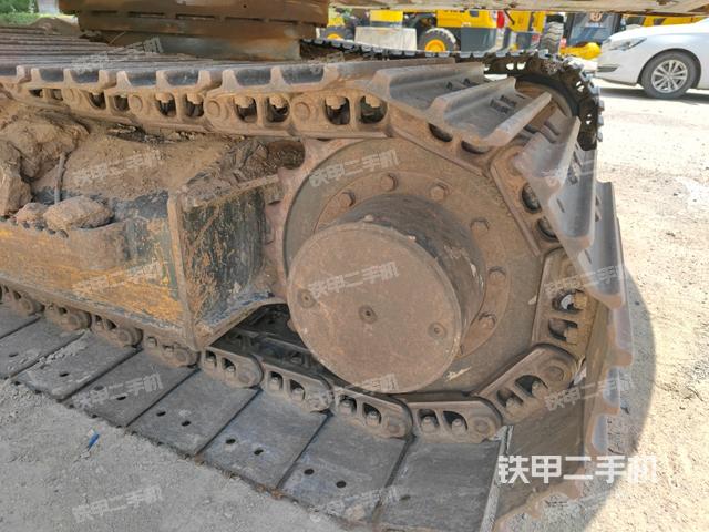 左驅(qū)動(dòng)輪（行走機(jī)構(gòu)）