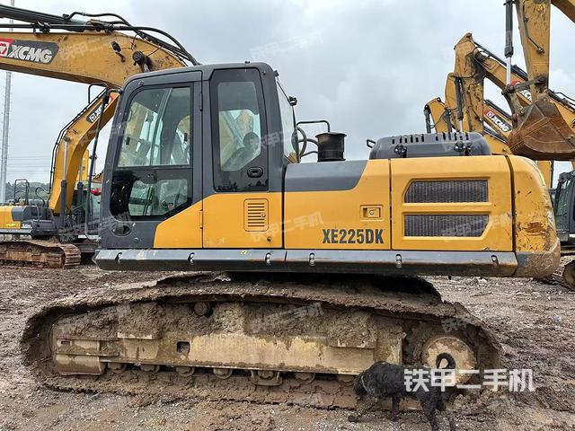 单侧履带整体（整机外观）