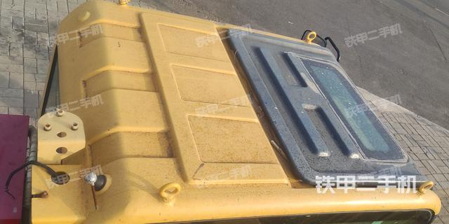 驾驶室顶部（整机外观）