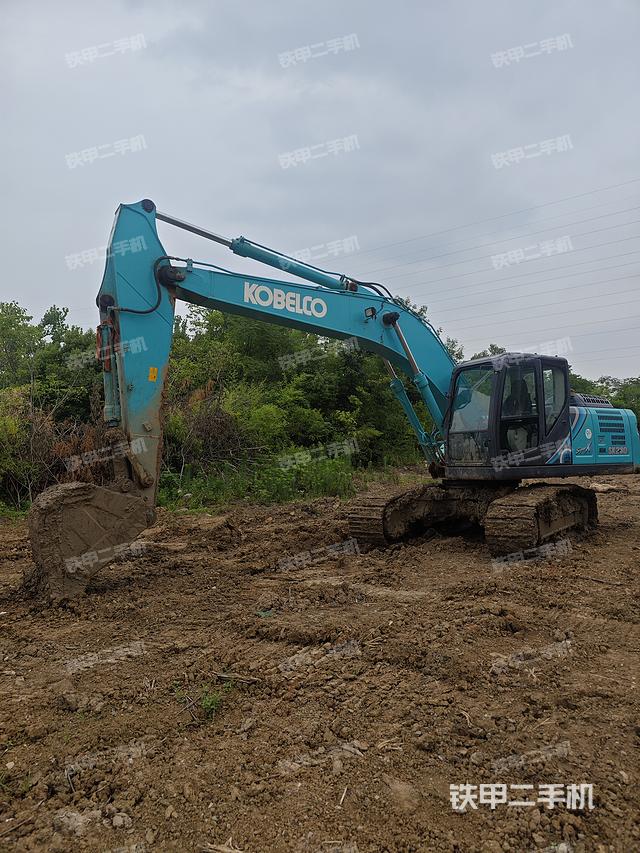 神钢SK200-10挖掘机