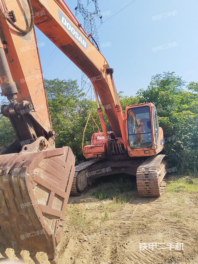 斗山DH300LC-7挖掘机