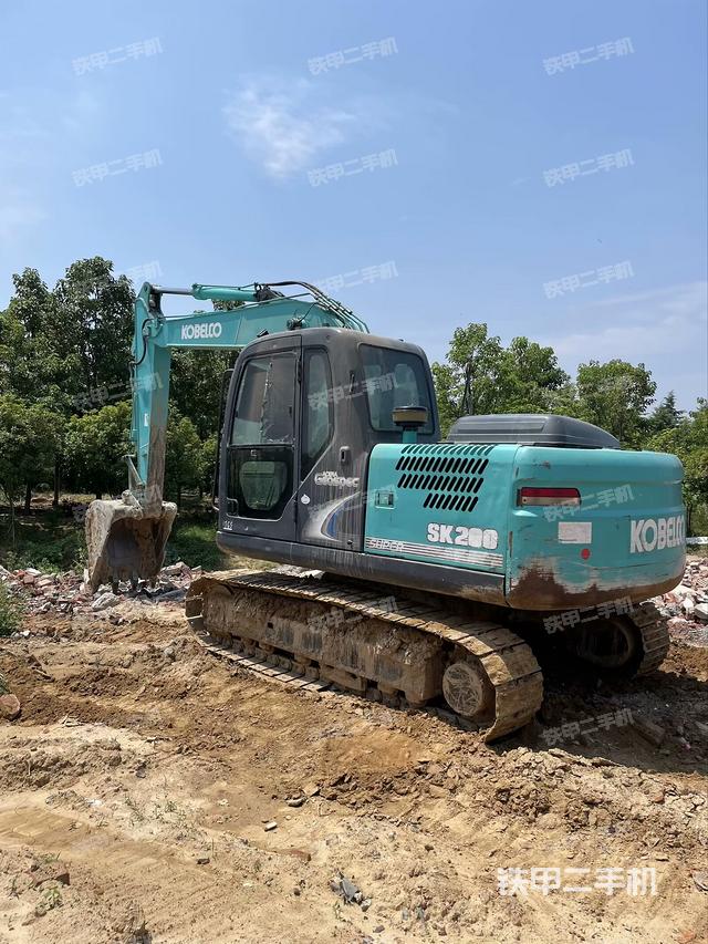 驾驶室顶部（整机外观）