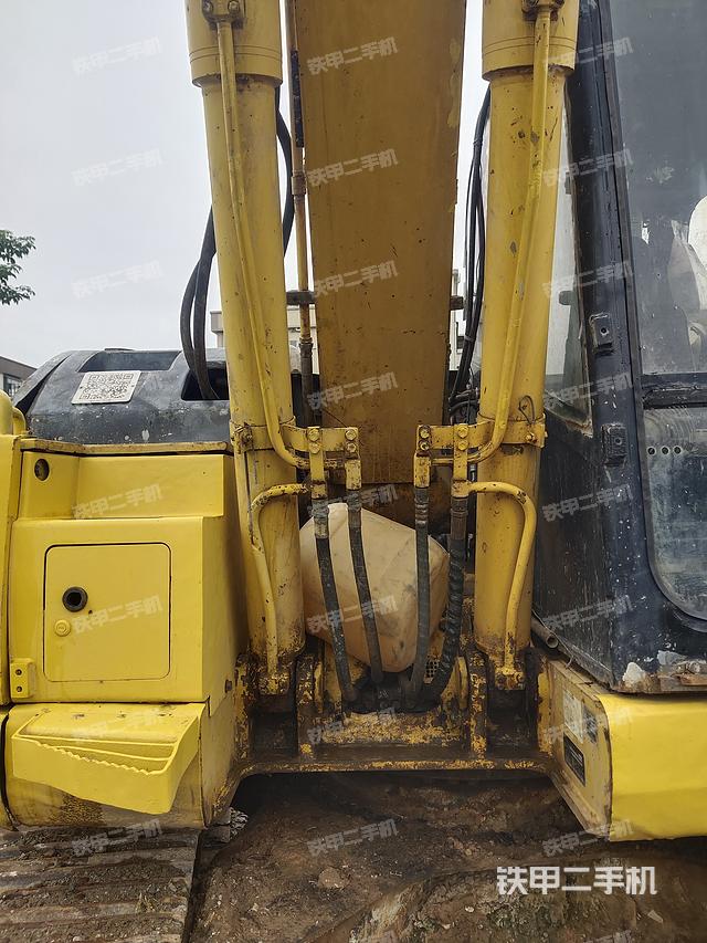 回转马达和主控阀（整机外观）