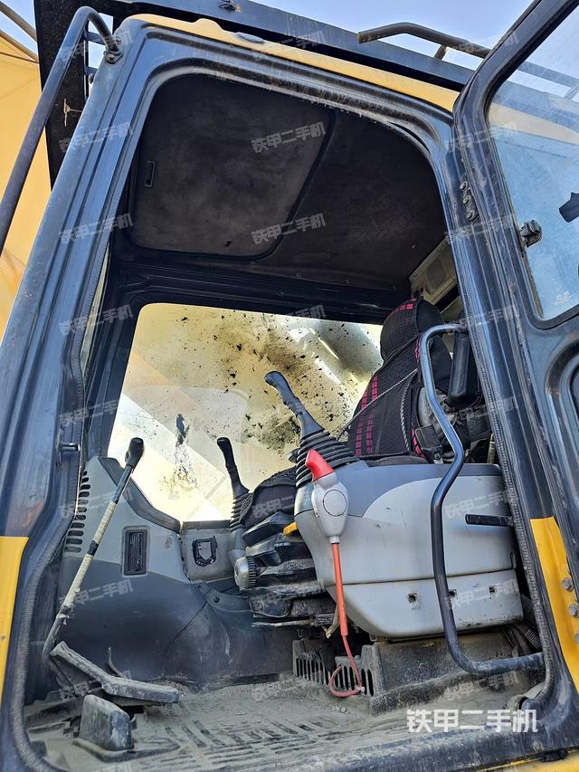 驾驶室整体（整机外观）