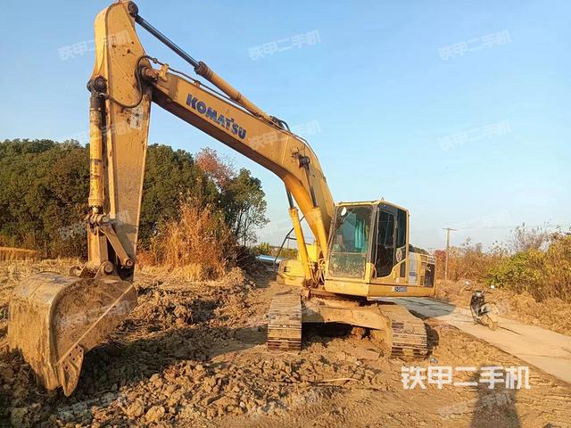 小松PC200-8挖掘机