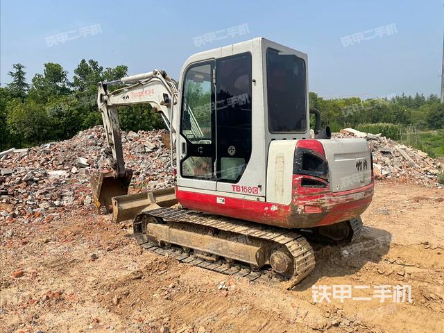 回转马达和主控阀（整机外观）