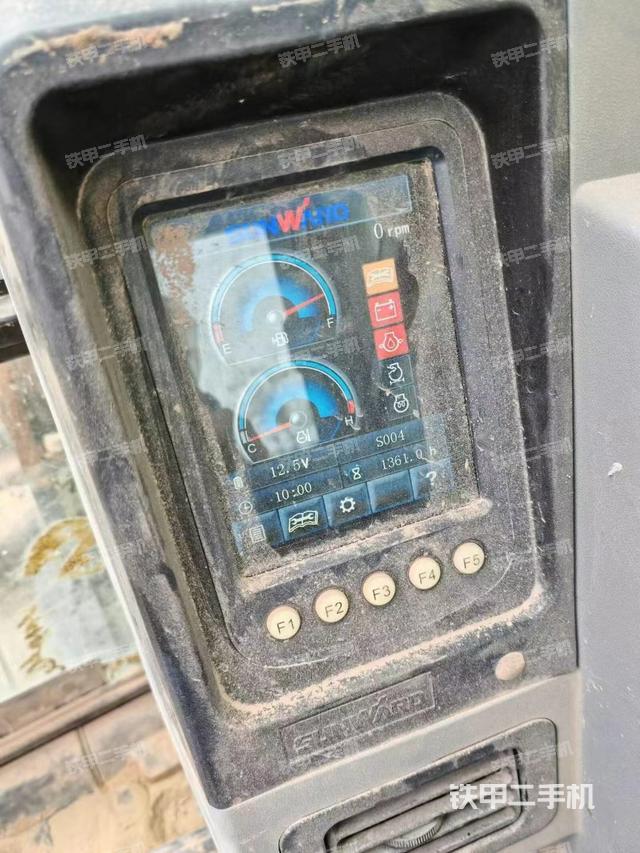 驾驶室整体（整机外观）