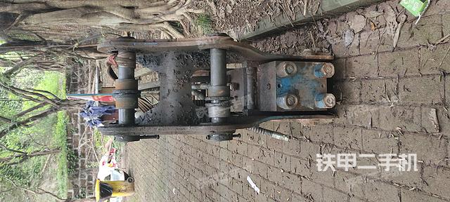 整机左侧（设备外观及核心部件）