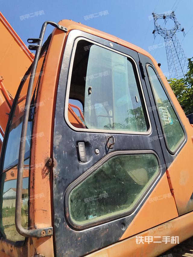 驾驶室整体（整机外观）