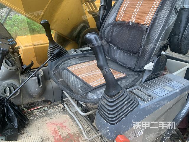 驾驶室整体（整机外观）