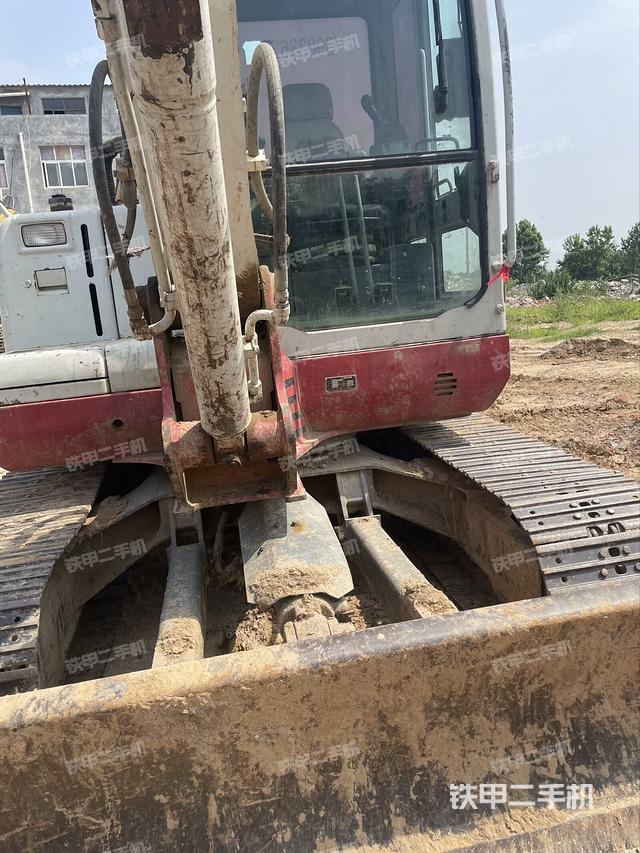 驾驶室顶部（整机外观）