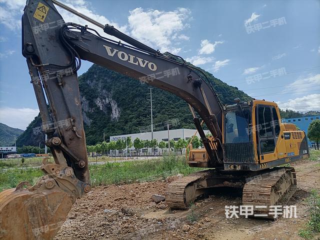 沃尔沃EC210B挖掘机