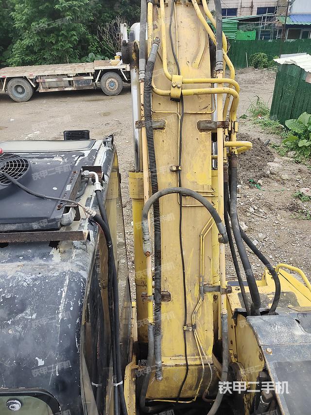 驾驶室顶部（整机外观）