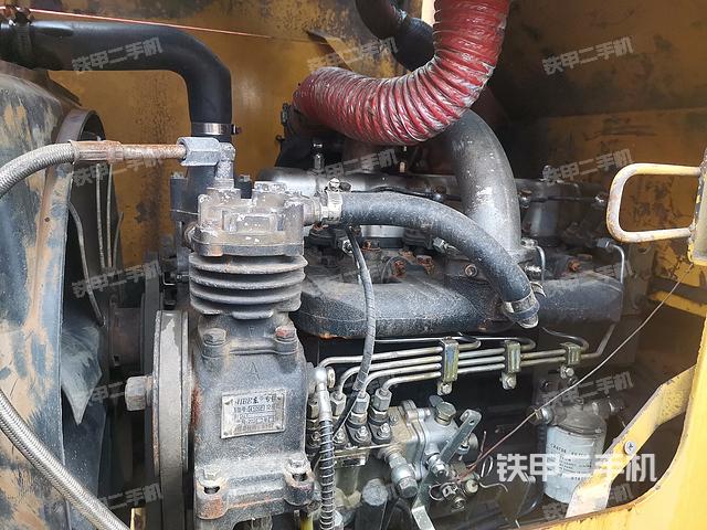 发动机右侧（整机外观及大件）