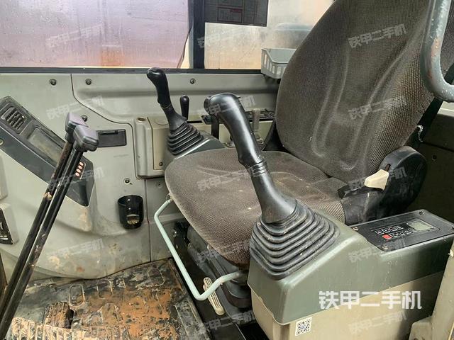 驾驶室整体（整机外观）