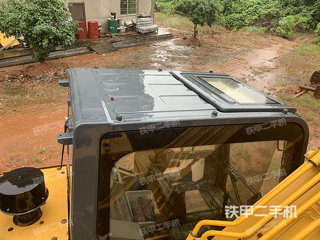 驾驶室顶部（整机外观）