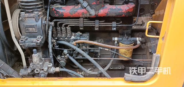 发动机右侧（整机外观及大件）