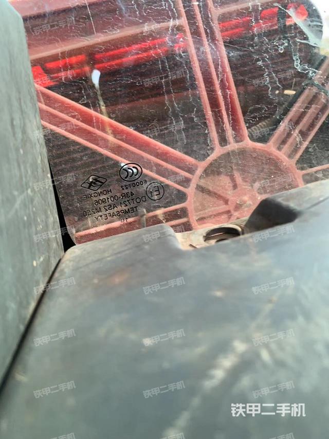后窗玻璃角標(biāo)(駕駛室部分) 后窗玻璃角標(biāo)(駕駛室部分)