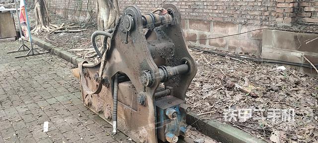 整机右后45°（设备外观及核心部件）