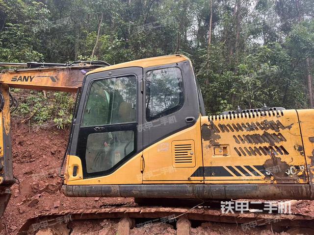 单侧履带整体（整机外观）