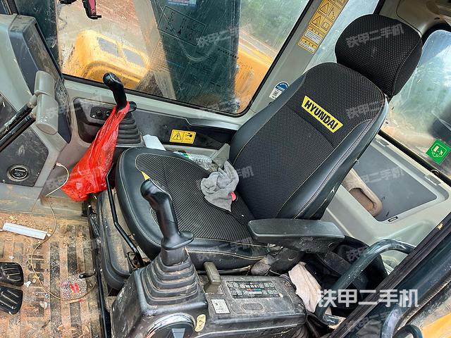 驾驶室整体（整机外观）