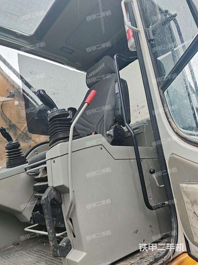 驾驶室整体（整机外观）