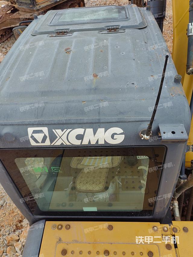 驾驶室顶部（整机外观）