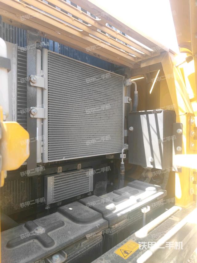 散熱器正面（大件艙室）