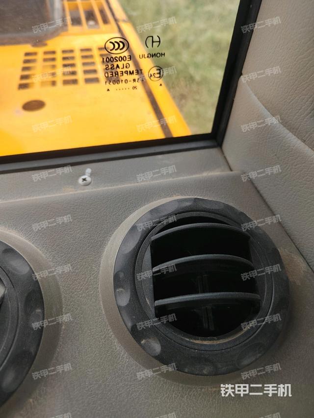 后窗玻璃角标（驾驶室部分）