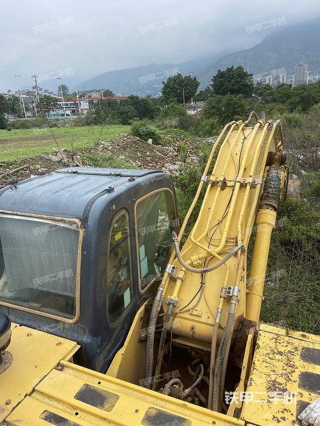 驾驶室顶部（整机外观）