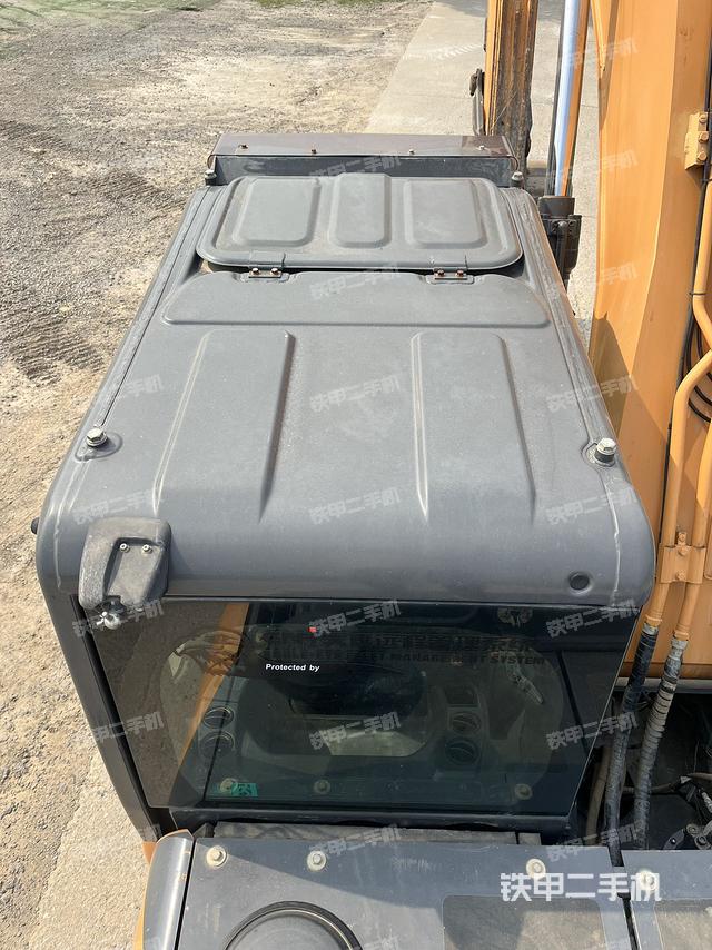 驾驶室顶部（整机外观）