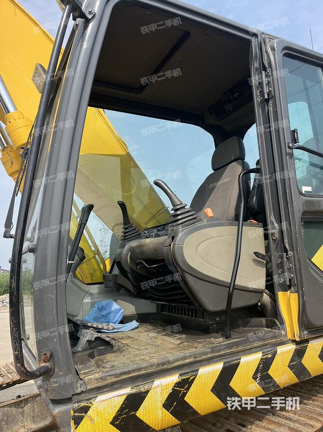 驾驶室整体（整机外观）