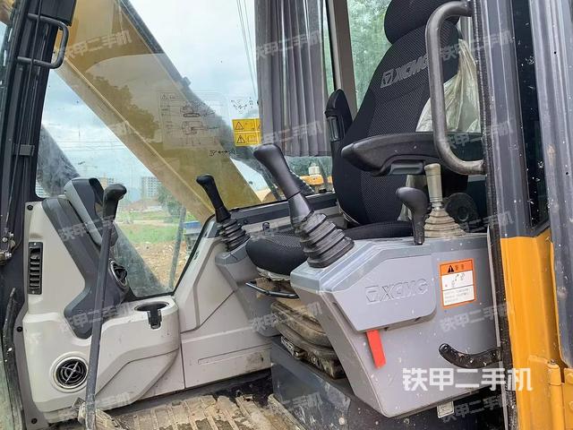 驾驶室整体（整机外观）