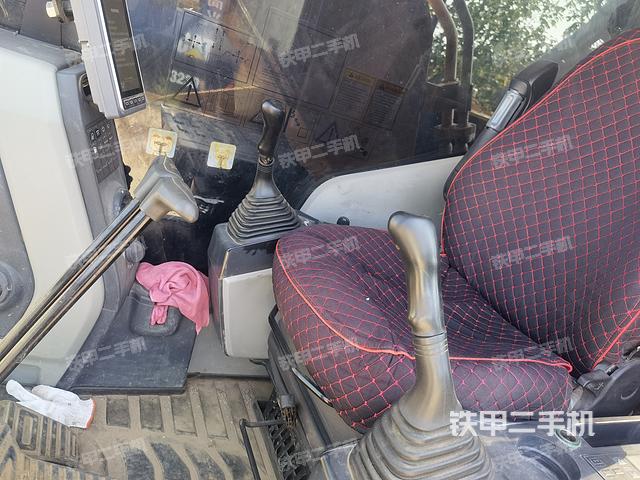 驾驶室整体（整机外观）