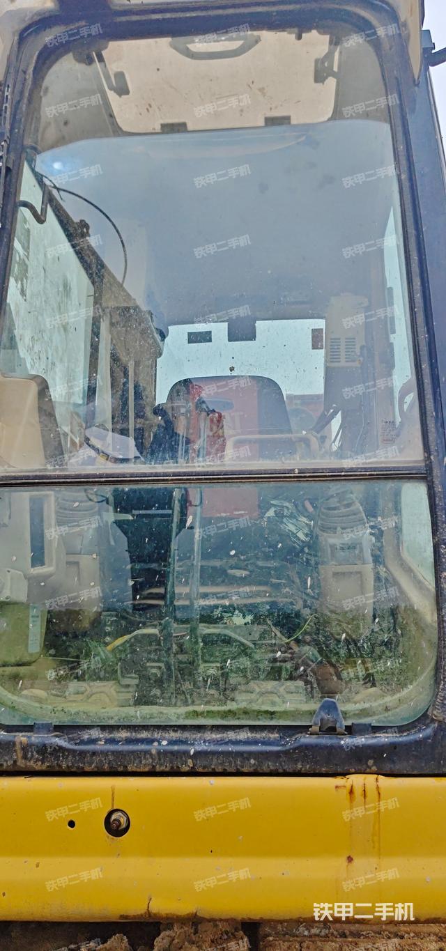 驾驶室操作台（设备外观及核心部件）