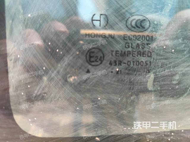 后窗玻璃角標（駕駛室部分）