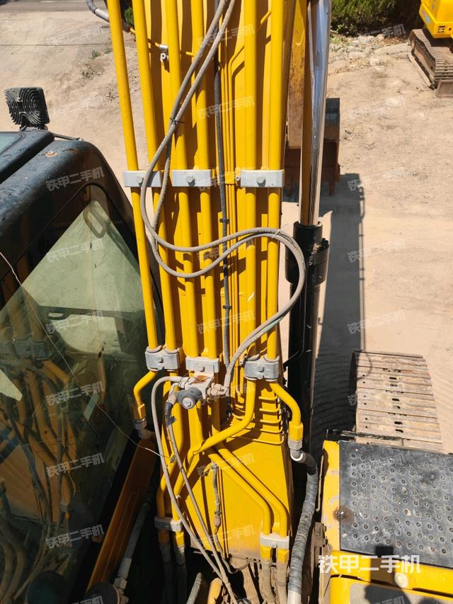 大臂背部俯視（工作和回轉(zhuǎn)裝置）