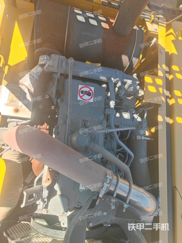 發(fā)動(dòng)機(jī)室（上車部件）