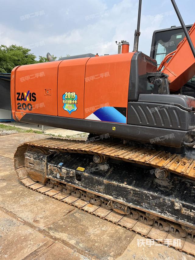 单侧履带整体（整机外观）