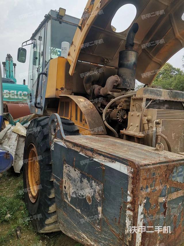 整机右后45°（设备外观及核心部件）