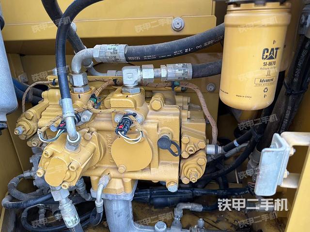 驾驶室顶部（整机外观）