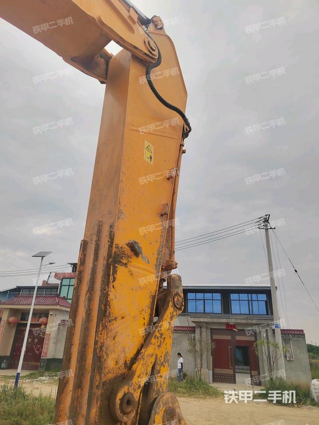 小臂整体左后（工作和回转装置）