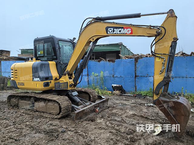 驾驶室顶部（整机外观）