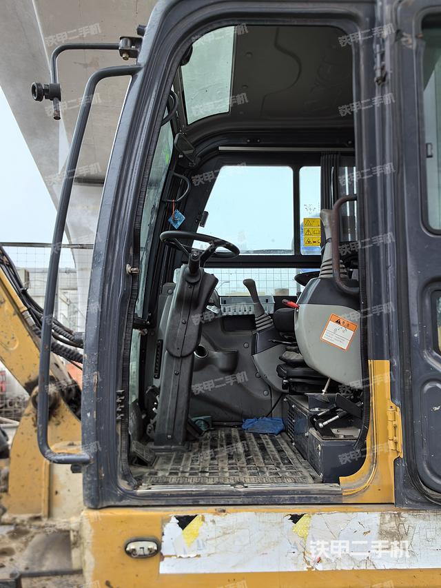 驾驶室整体（整机外观）