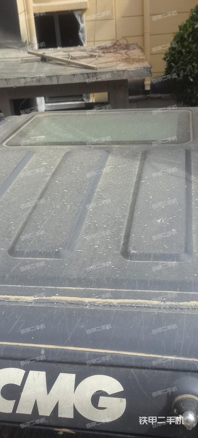 驾驶室顶部（整机外观）