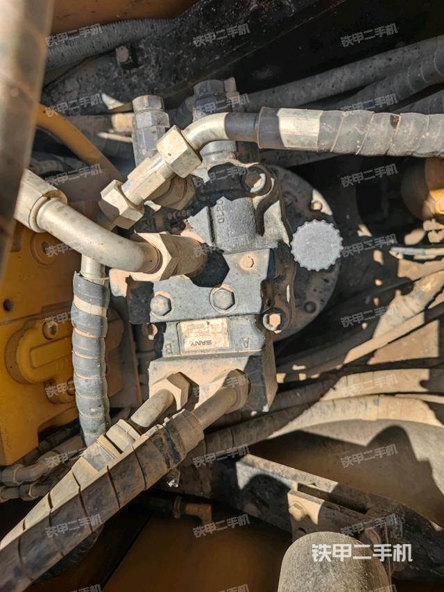 回轉(zhuǎn)馬達（上車部件）